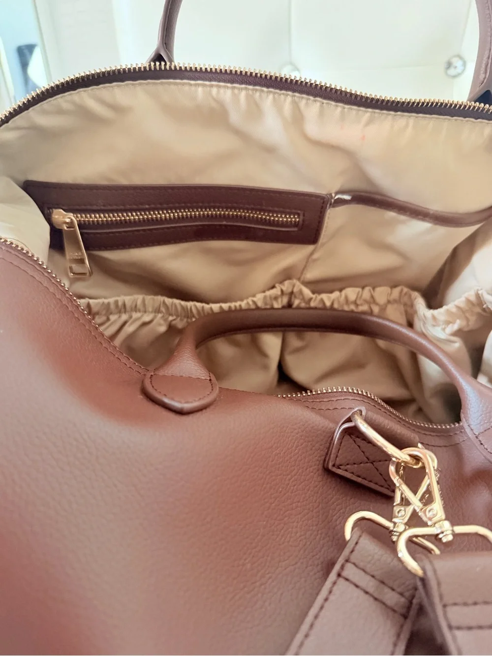 Mina Baie sleek brown